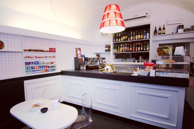 arredamento bar locali piccolo caffe borgosesia (1)